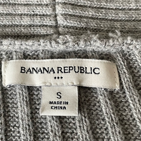 Banana Republic Sleeveless Cardigan - Picture 4 of 4